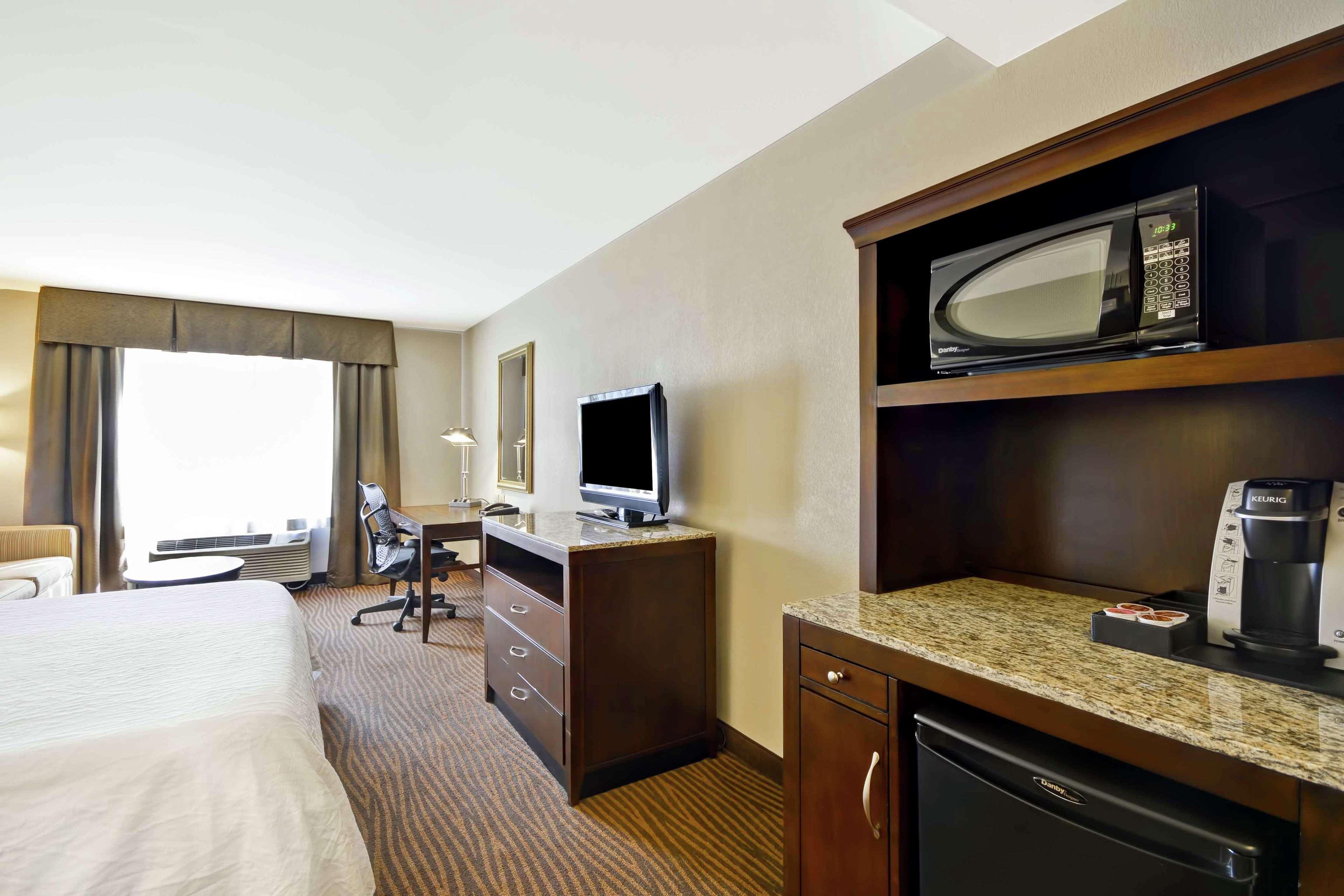 Hilton Garden Inn Fort Myers Exteriör bild