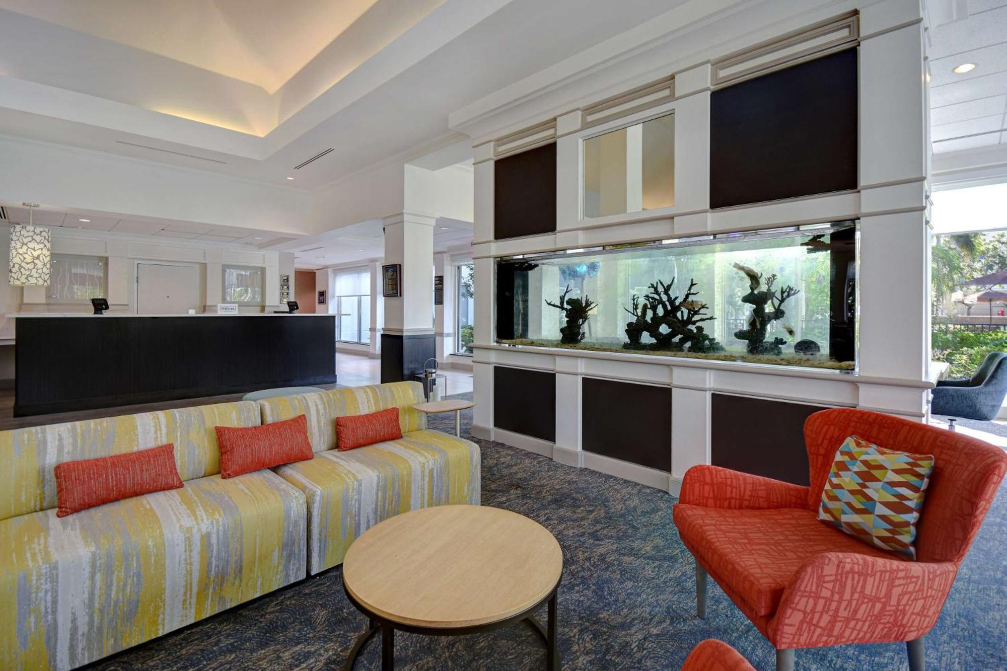 Hilton Garden Inn Fort Myers Exteriör bild